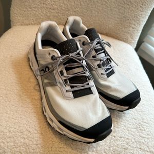 On Running Sneakers - Women’s Sz 8